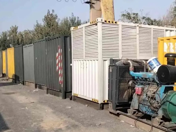 群英乡200KW柴油发电机机组每小时油耗是多少?